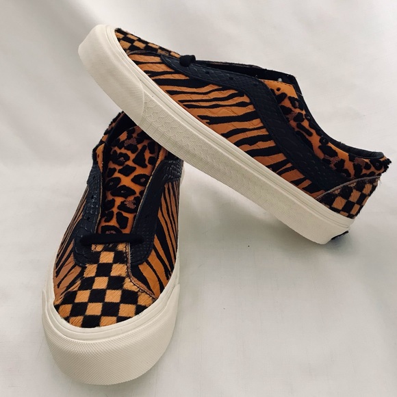 VANS~Unisex / BOLD Classic Sneaker - Picture 9 of 15
